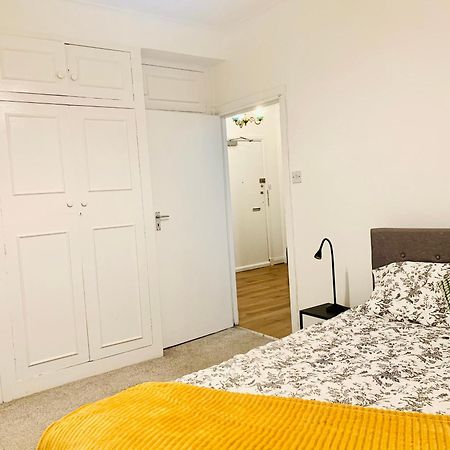 Cosy 2 Bedroom Apartment In Swiss Cottage. Londra Dış mekan fotoğraf