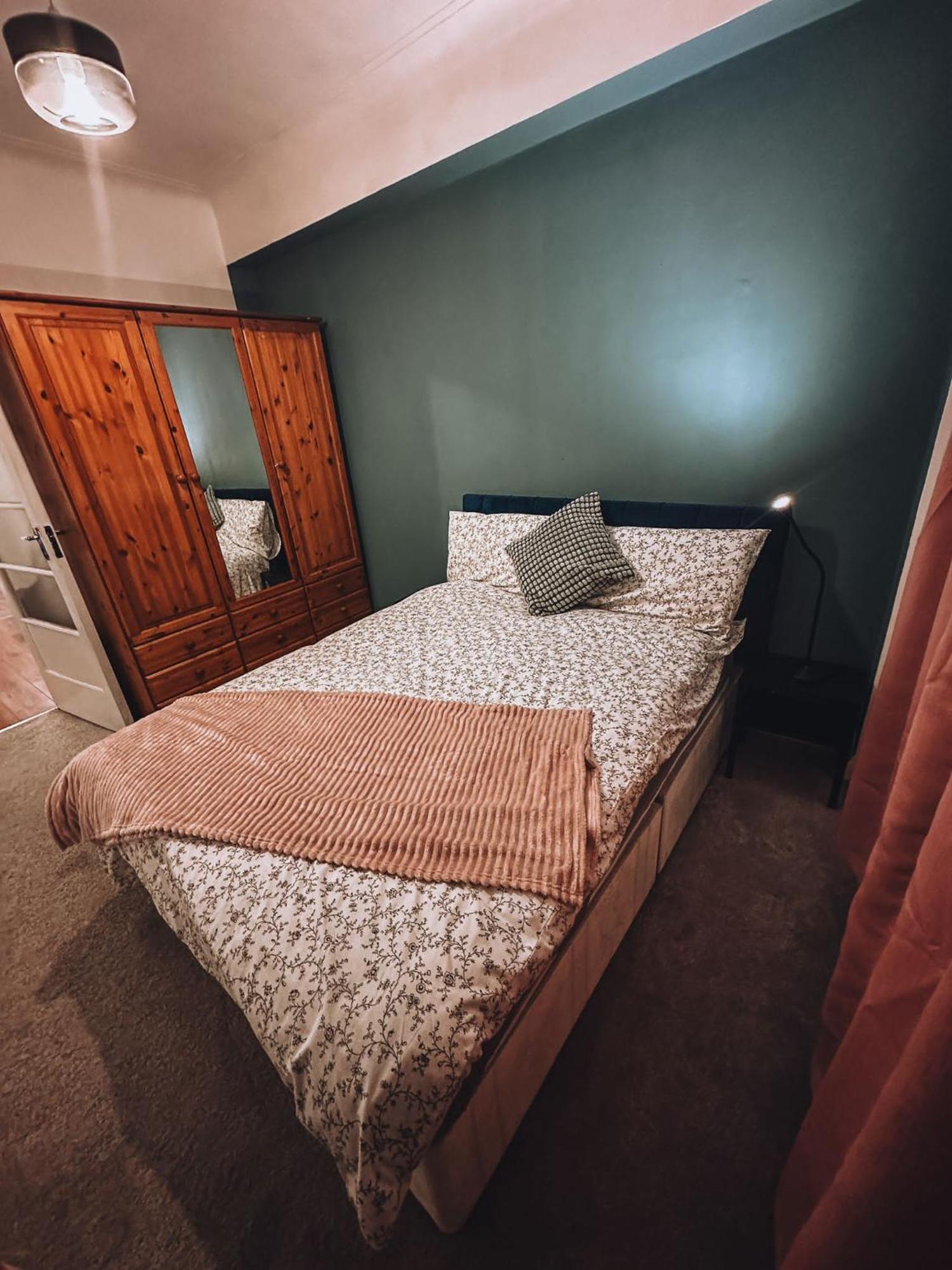Cosy 2 Bedroom Apartment In Swiss Cottage. Londra Dış mekan fotoğraf