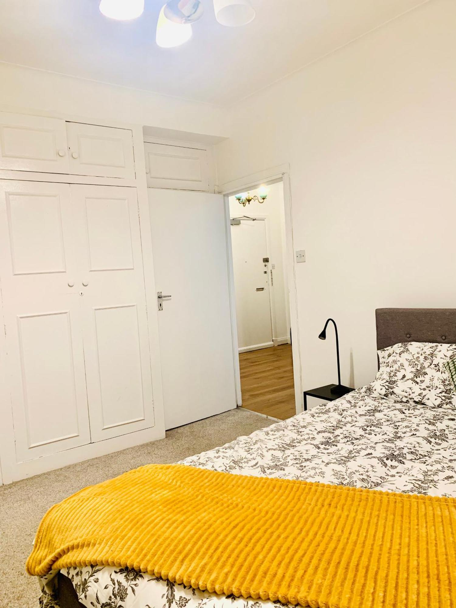 Cosy 2 Bedroom Apartment In Swiss Cottage. Londra Dış mekan fotoğraf