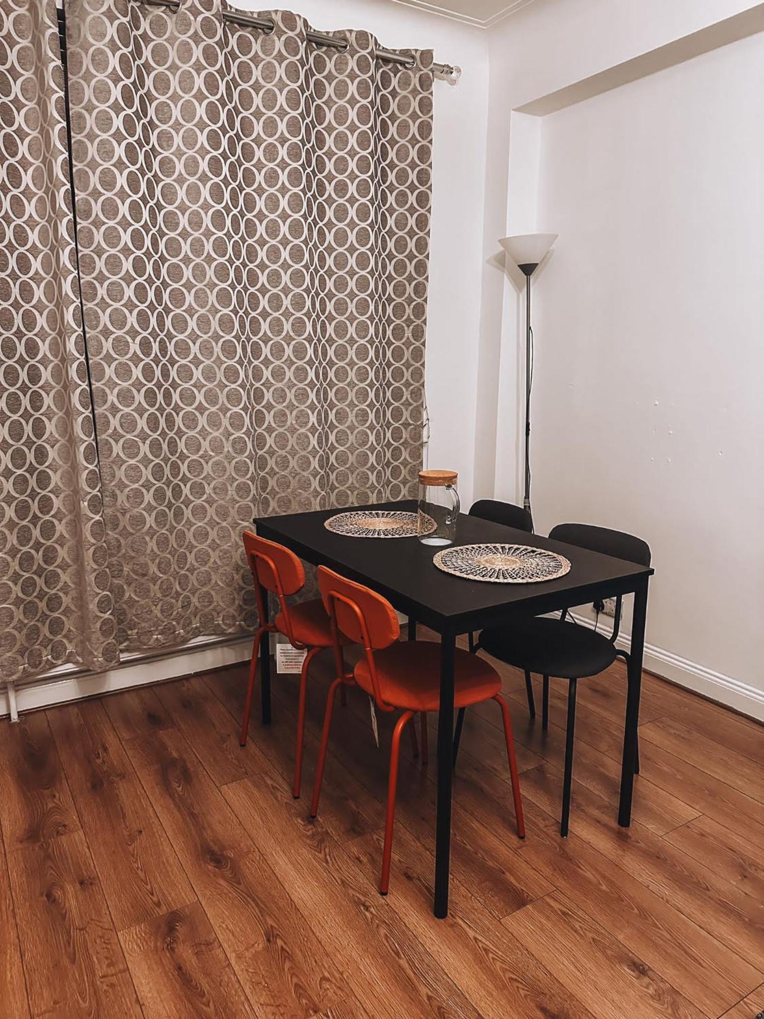 Cosy 2 Bedroom Apartment In Swiss Cottage. Londra Dış mekan fotoğraf